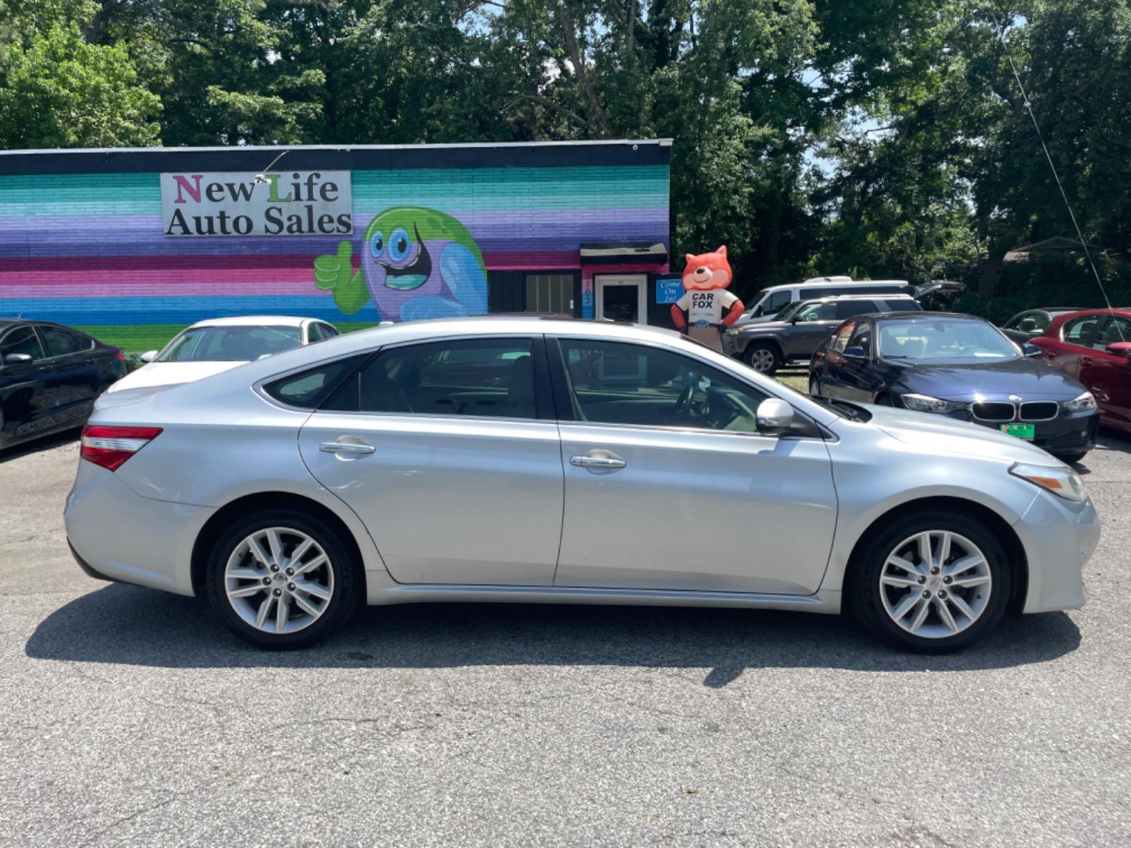 2014 GRAY TOYOTA AVALON XLE (4T1BK1EB4EU) with an 3.5L engine, Automatic transmission, located at 5103 Dorchester Rd., Charleston, SC, 29418-5607, (843) 767-1122, 36.245171, -115.228050 - Local Trade-in with Leather, Sunroof, Navigation, Backup Camera, CD/AUX/Bluetooth, Dual Climate Control, Power Everything (windows, locks, seats, mirrors), Heated Seats, Push Button Start, Keyless Entry (2 key fobs), Alloy Wheels. Clean CarFax (no accidents reported!) 99k miles Located at New Life - Photo #7